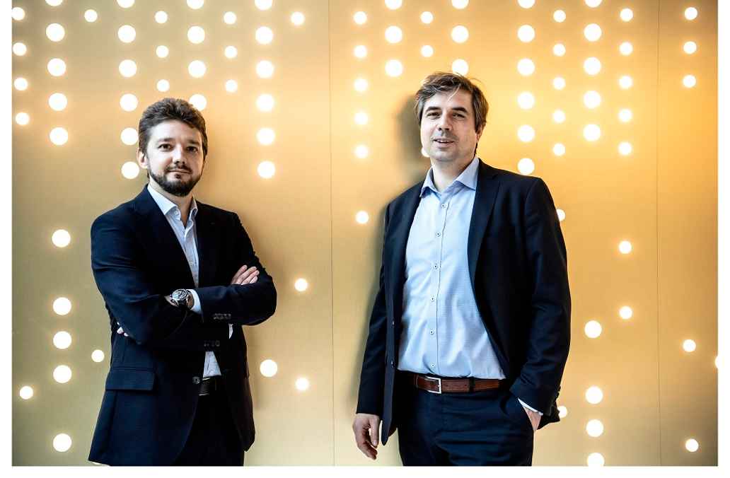 Cédric Legros (à guache) et Pierre Bayart de EStor-Lux. Photo : Saskia Vanderstichele.